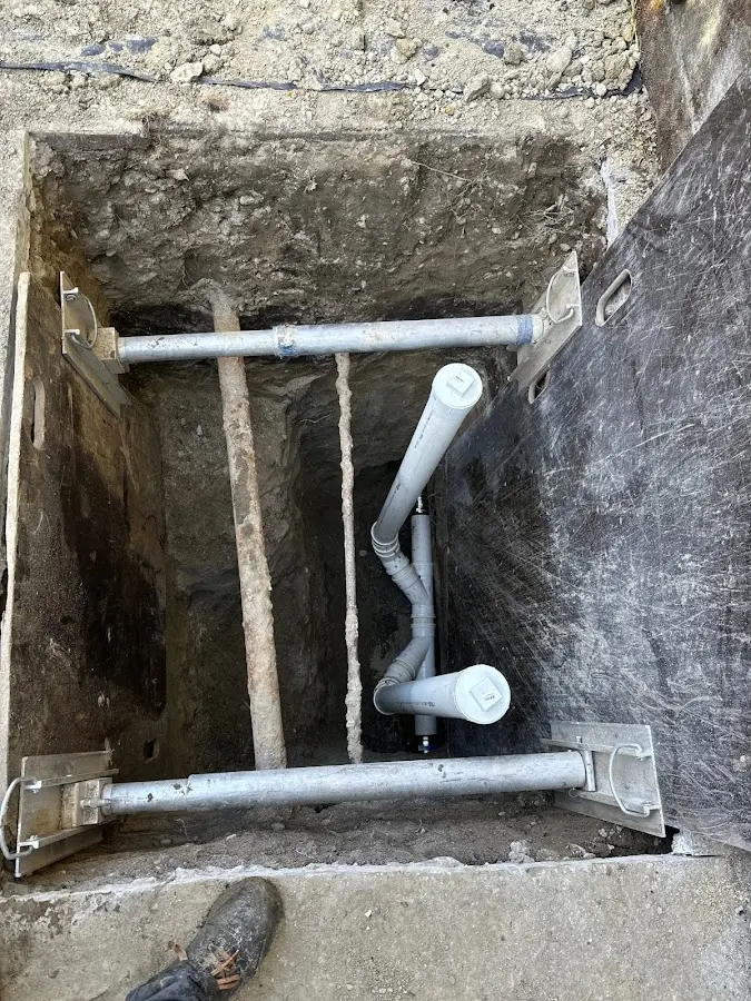 Experienced plumber completing Drain Cleaning work in Mount Prospect